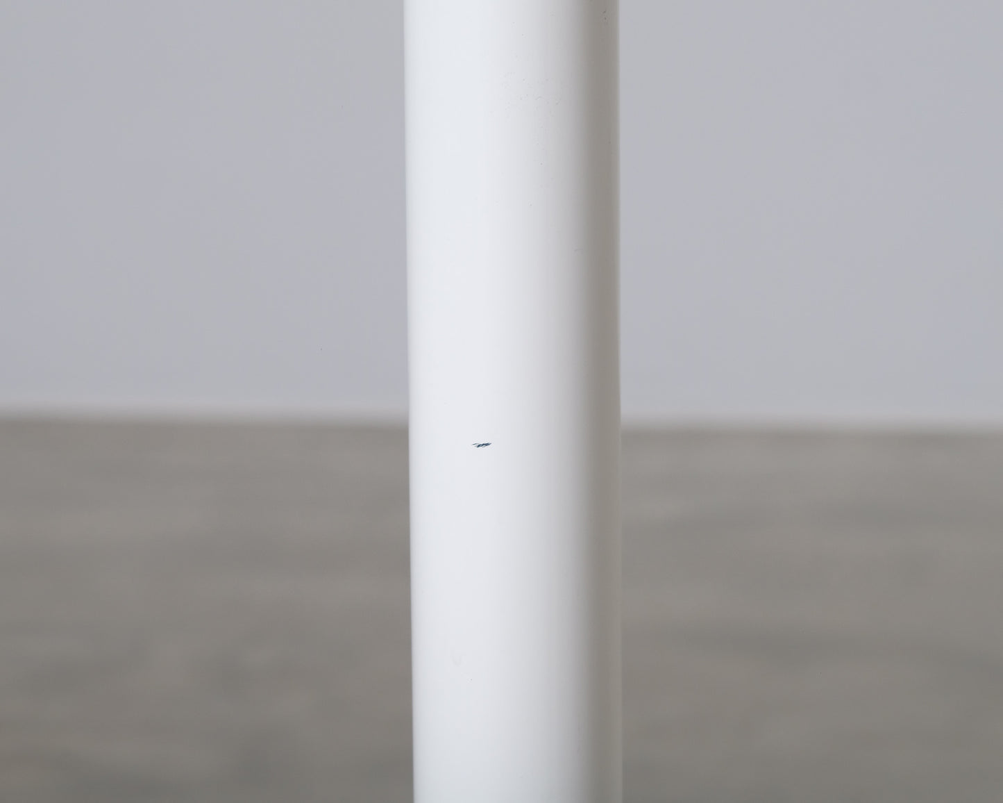 White high round table martela