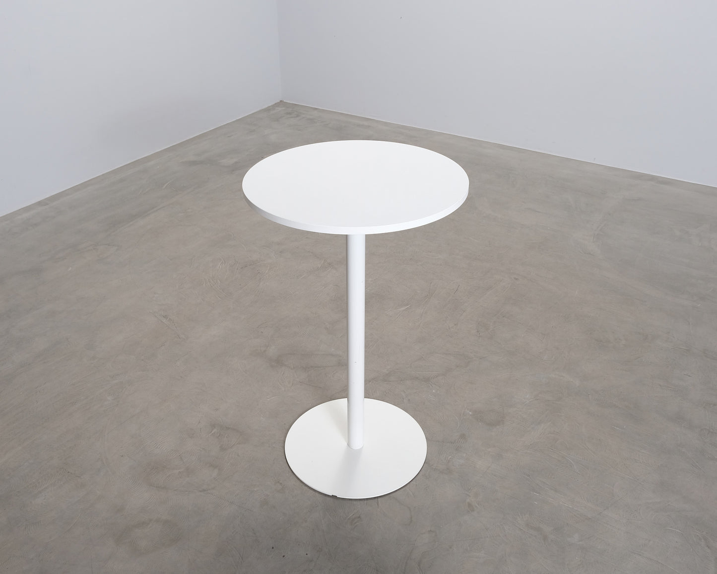 White high round table martela
