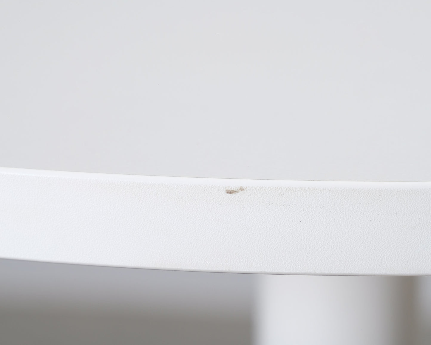 White high round table martela