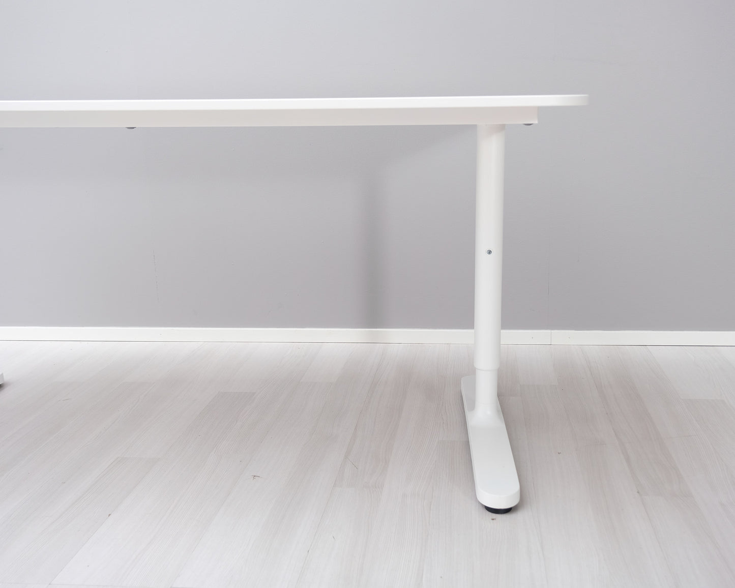 Ikea Bekant työpöytä