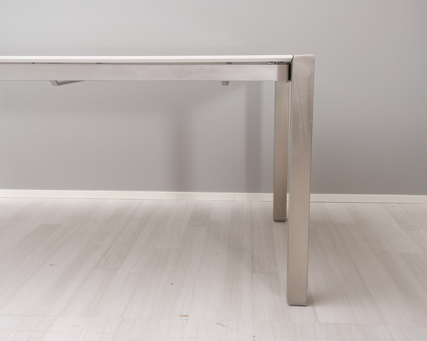 Ruokapöytä, 170 cm pitkä