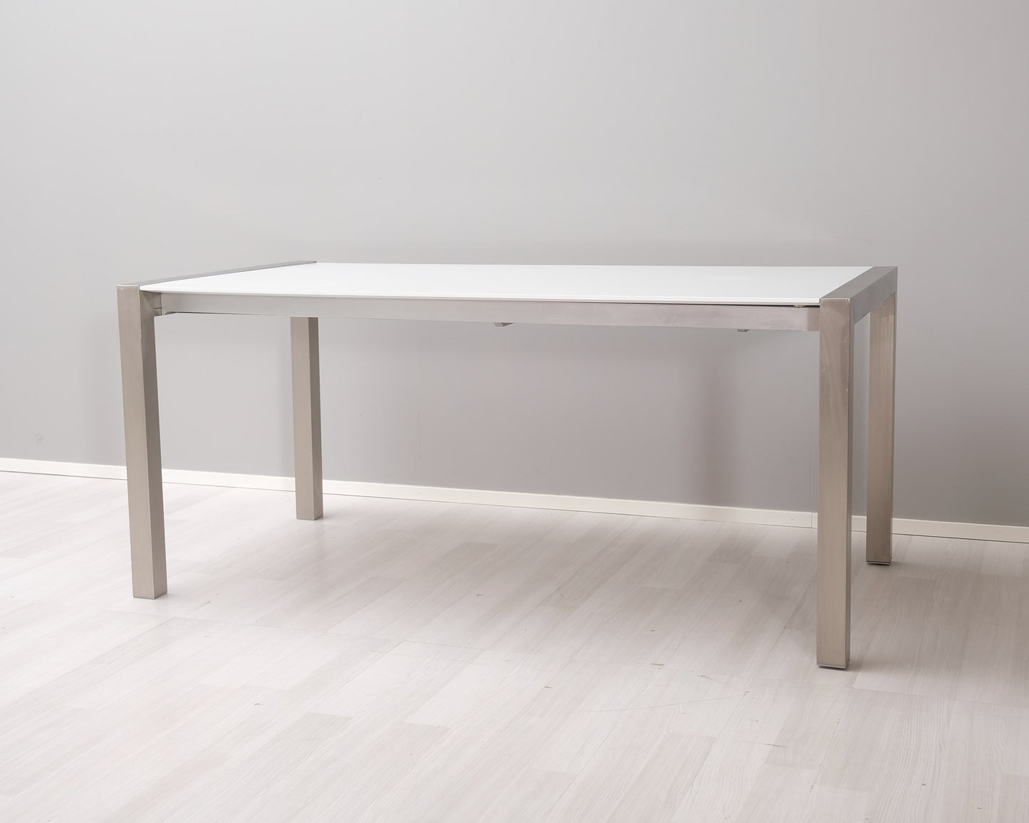 Ruokapöytä, 170 cm pitkä