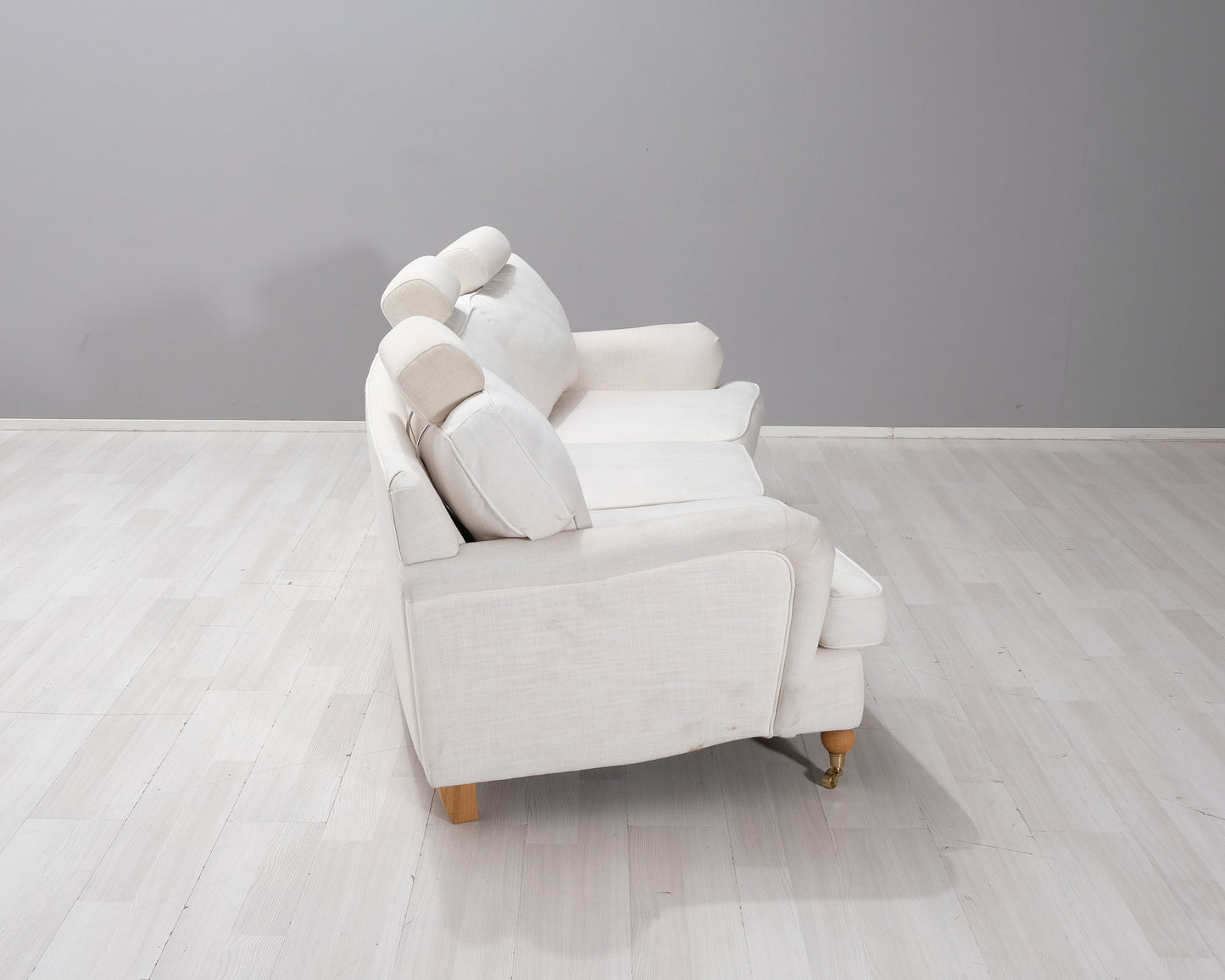 2 svängda Howard soffor Watford