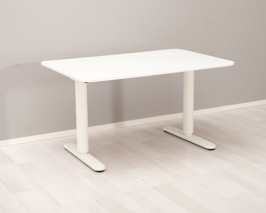 Ikea sähköpöytä