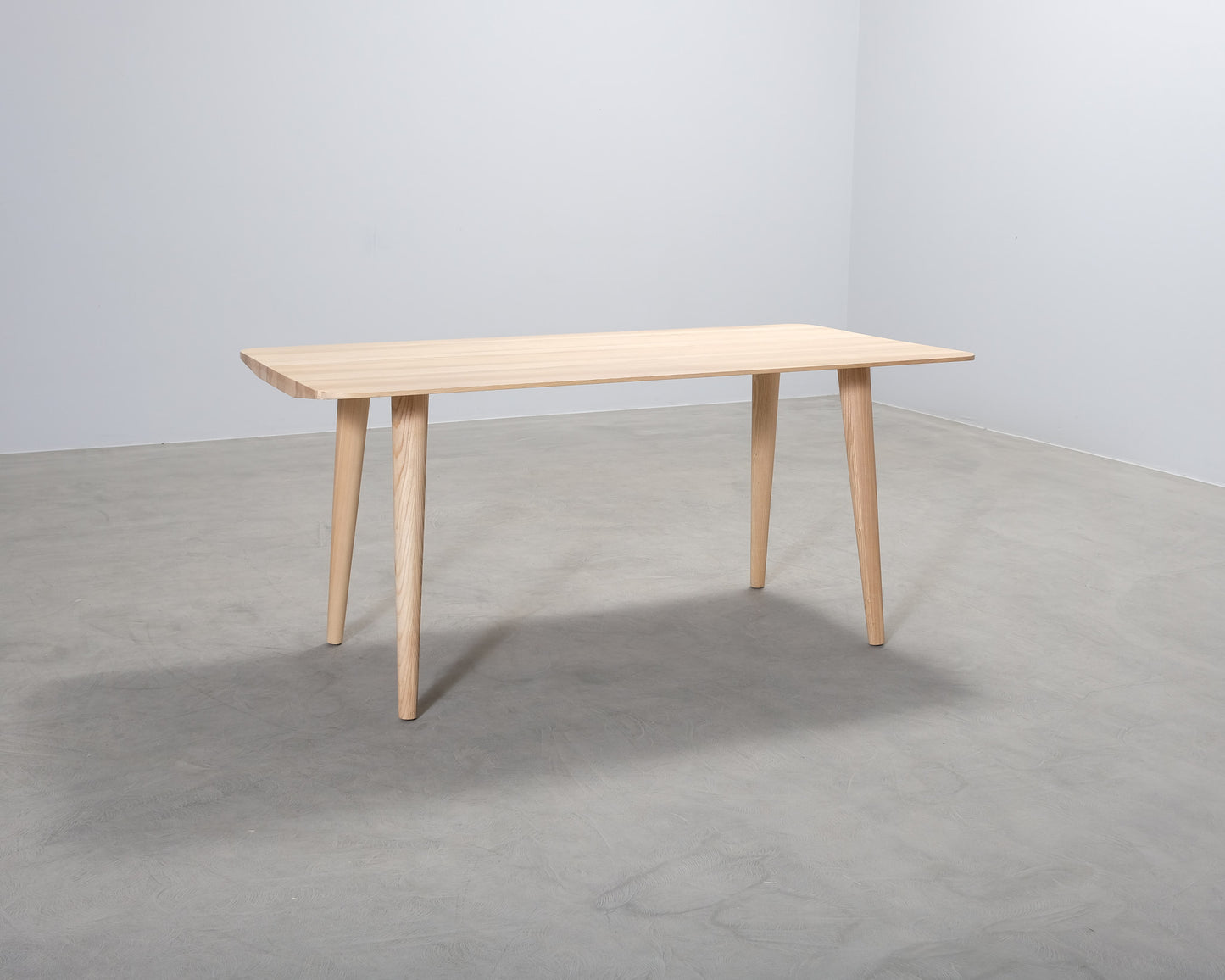 Harri Koskinen Works DiningTable pöytä