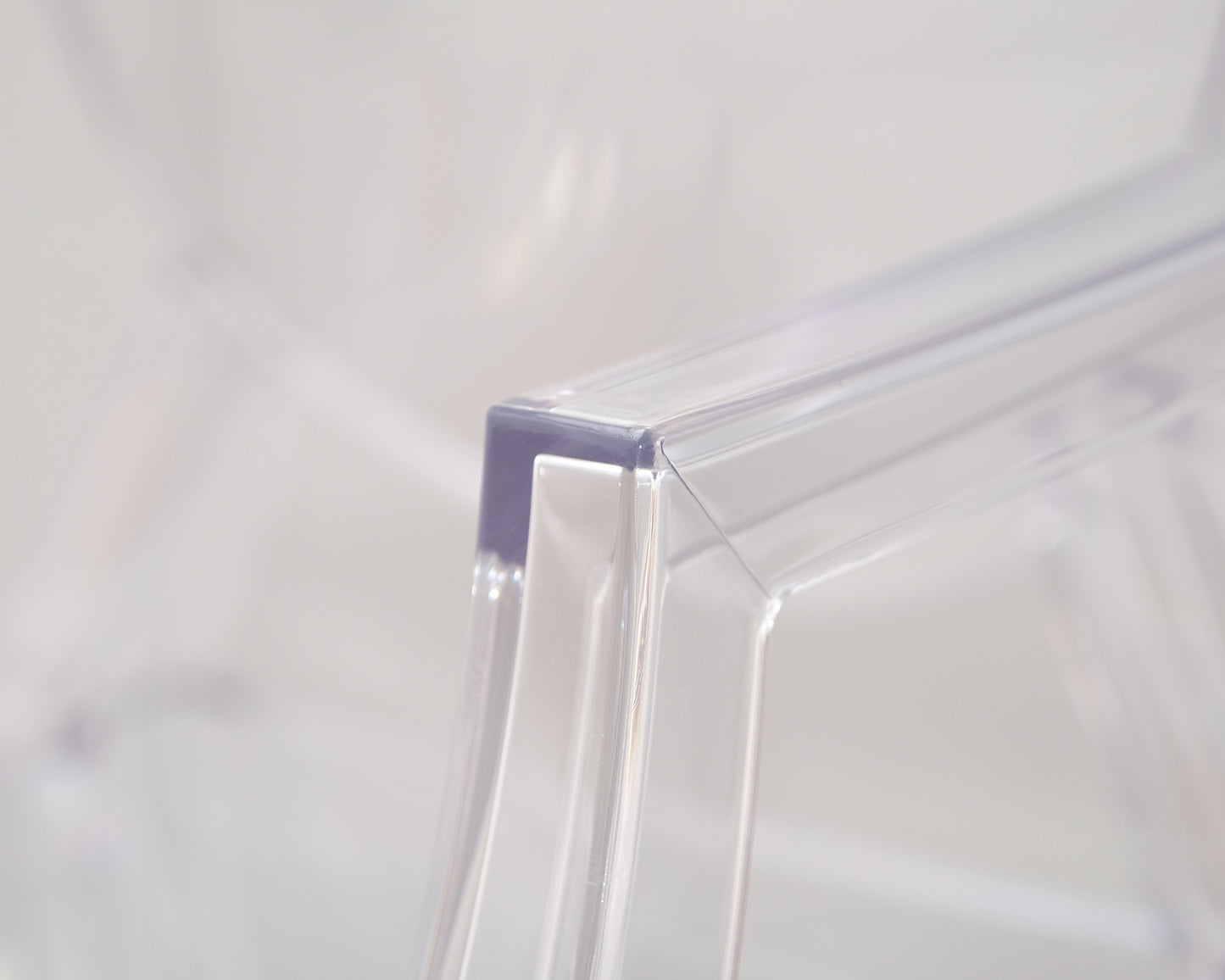Kartell Louis Ghost tuoli, kirkas