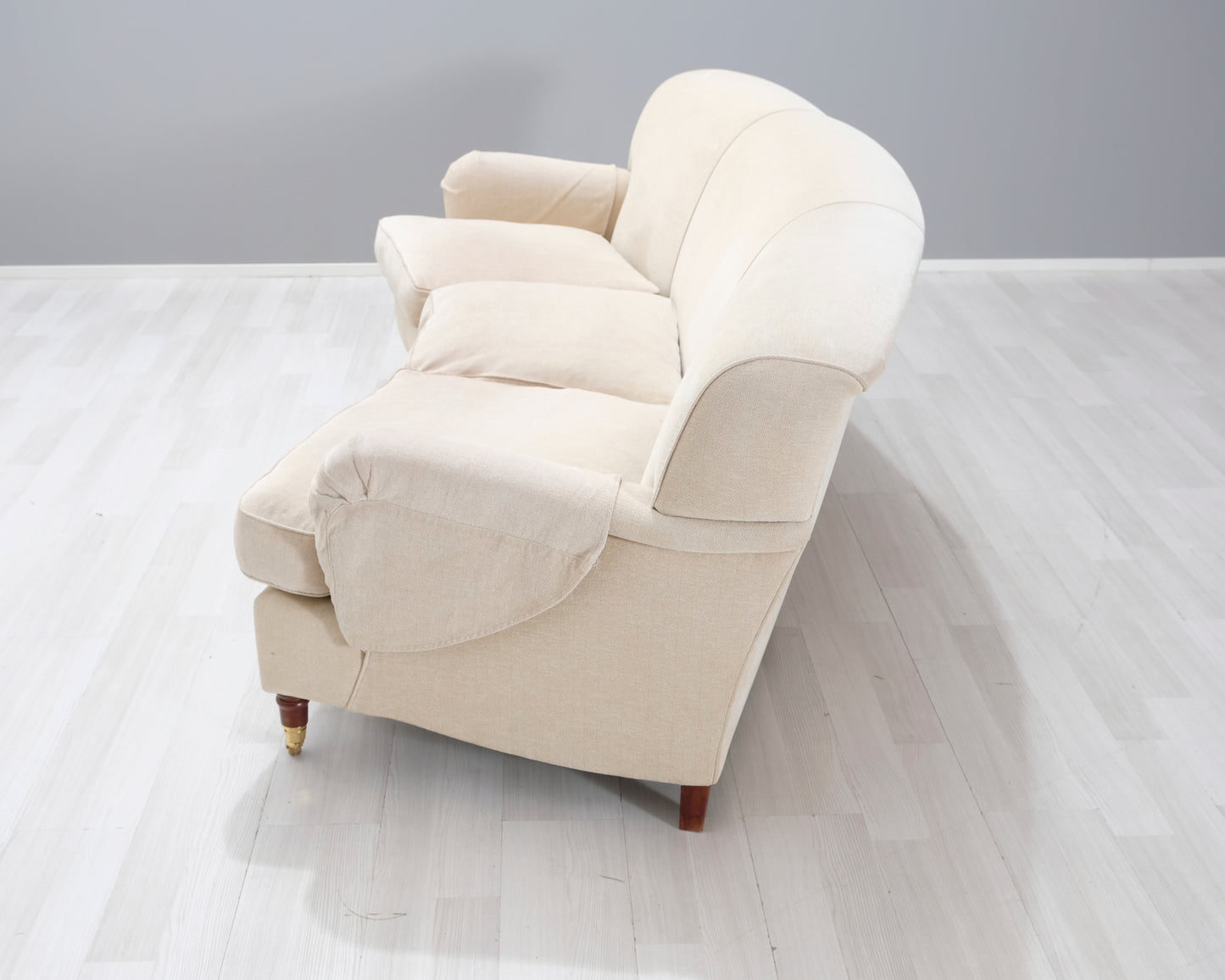 Howard classic 3sits soffa svängd. Beige