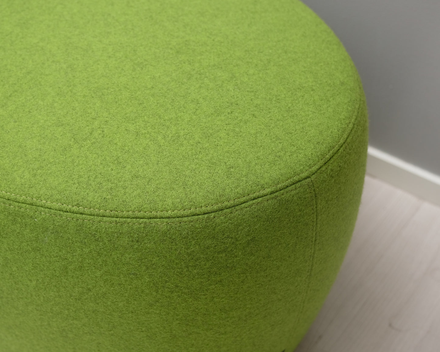 Moroso Sarayama Island, medium foot stool