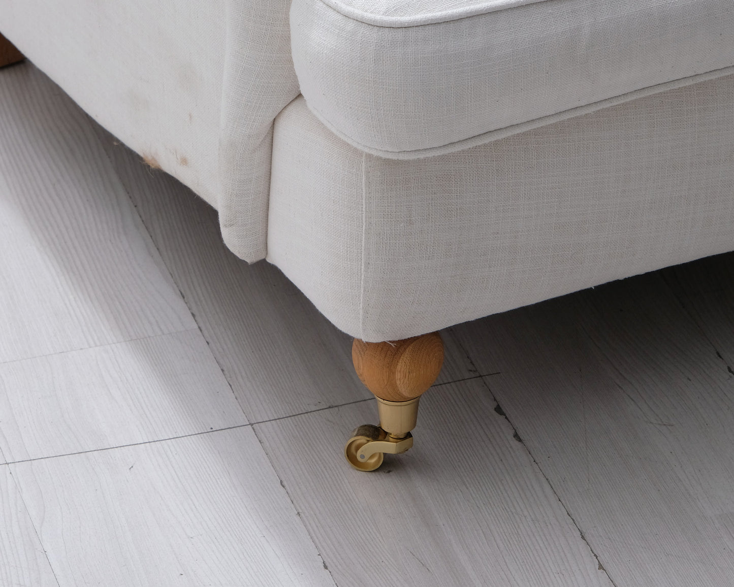 2 svängda Howard soffor Watford