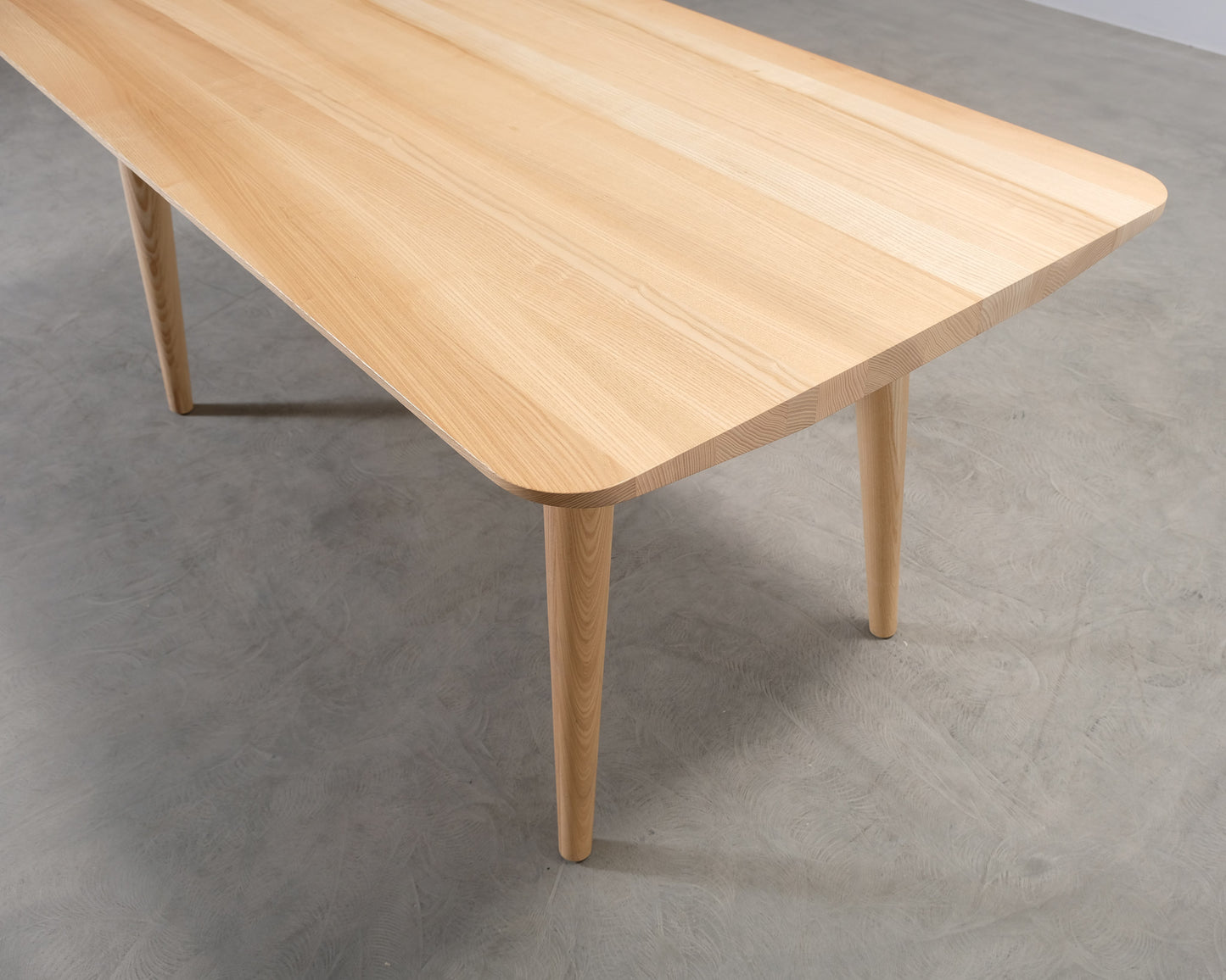 Harri Koskinen Works DiningTable pöytä