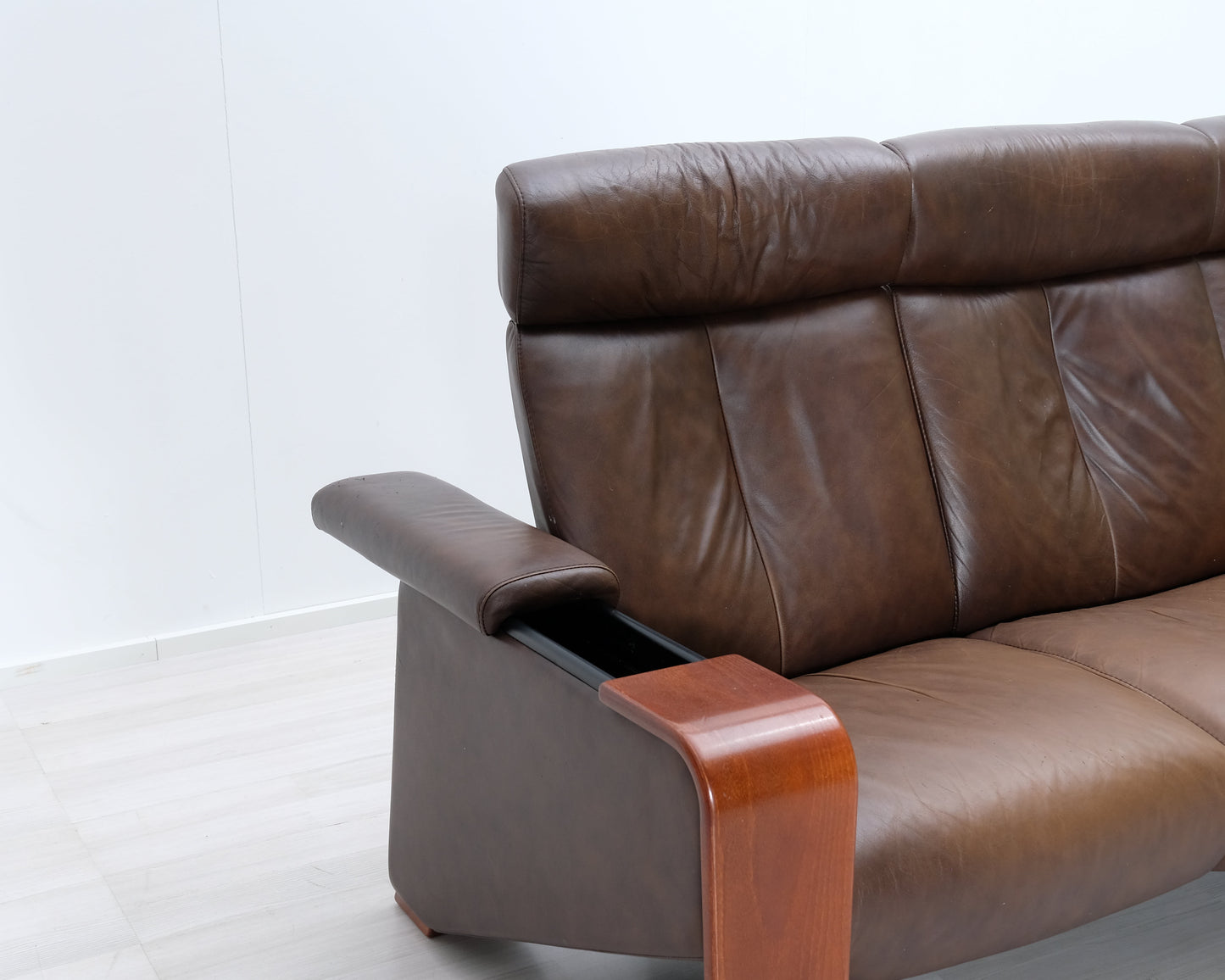 Ekornes 3-istuttava mekanismisohva ruskea